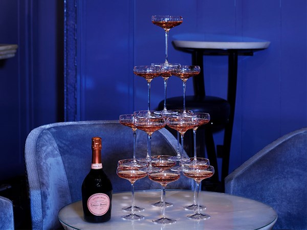 rose champagne pyramid
