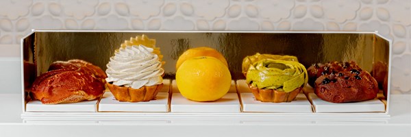 the 5 signature Cedric Grolet cakes from the Spring collection