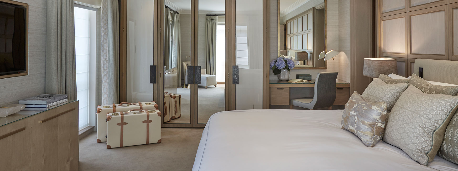 Crescent Suite Luxury Two Bedroom Signature Suite The